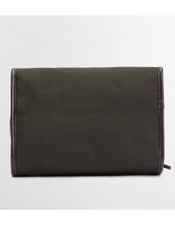 Barbour Wax Hanging Washbag | Holmgrens Jakt och Fritid 2